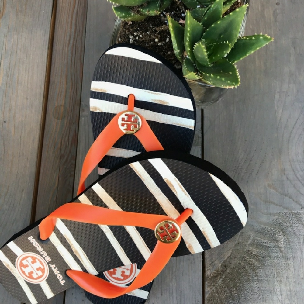 🌺 Tory Burch orange flip flops